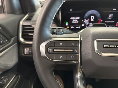 Used 2024 GMC Acadia Denali w/ Super Cruise Package image 17