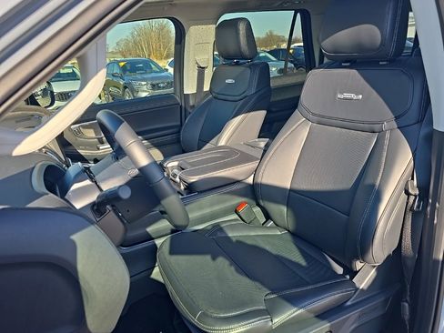 New 2025 Ford Expedition Max Platinum w/ Driver's Package image 17