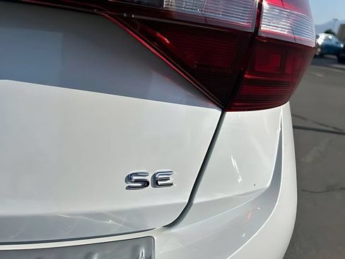 Used 2023 Volkswagen Jetta SE FWD image 13