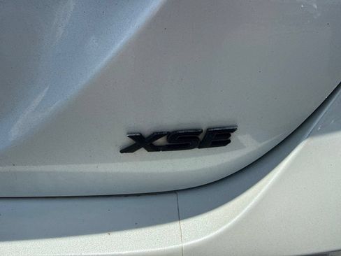 Used 2020 Toyota Camry XSE FWD image 10