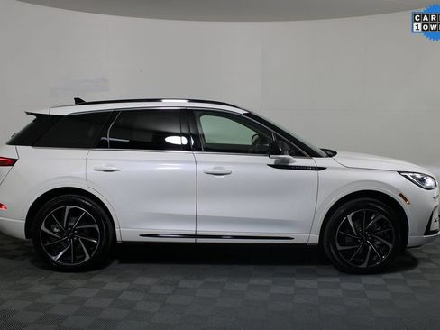 Used 2025 Lincoln Corsair Grand Touring image 2