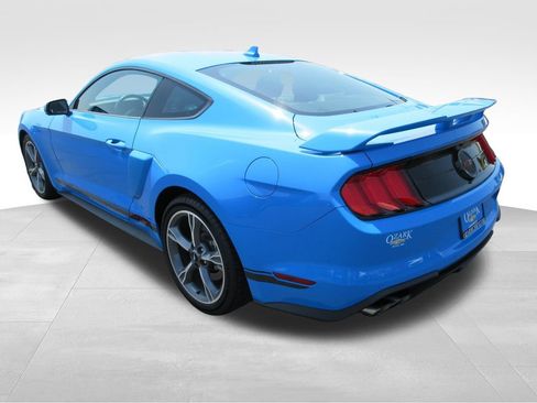 Used 2022 Ford Mustang GT Premium w/ Equipment Group 401A RWD image 3
