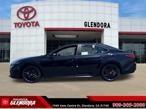 New 2026 Toyota Camry Hybrid FWD image 6