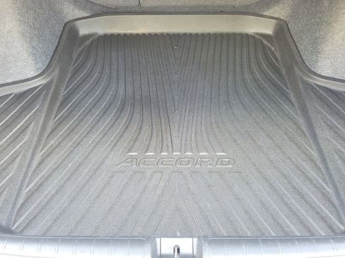 Used 2022 Honda Accord EX-L image 9