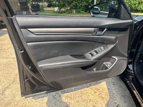 Used 2021 Honda Accord LX image 17