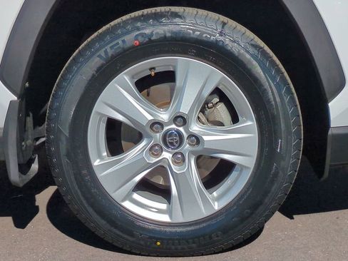 Used 2021 Toyota RAV4 XLE image 10