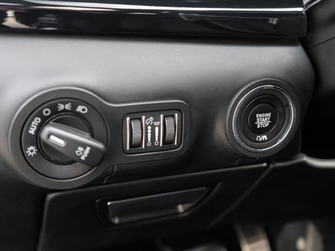 Used 2021 Maserati Quattroporte Trofeo image 13