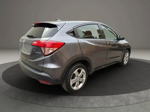 Used 2017 Honda HR-V LX image 5