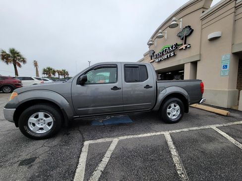 Used 2007 Nissan Frontier SE w/ SE Value Truck Pkg AWD/4WD image 5