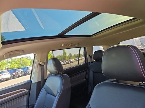 Used 2023 Volkswagen Atlas SE w/ Panoramic Sunroof Package FWD image 26