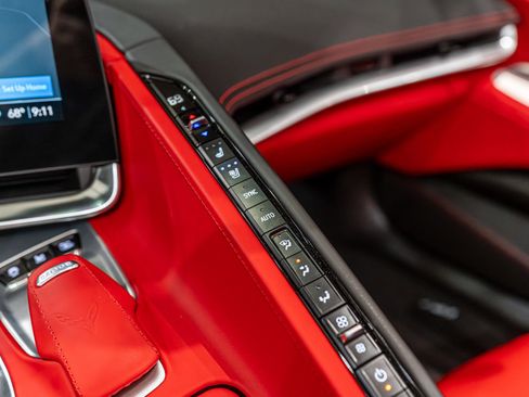 Used 2021 Chevrolet Corvette Stingray Premium Conv w/ Z51 Performance Package image 22