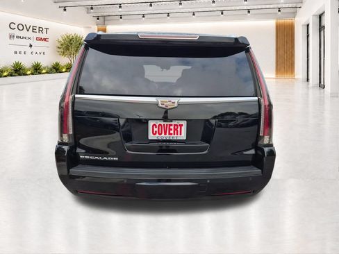 Used 2020 Cadillac Escalade Premium Luxury RWD image 11