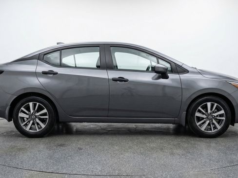 Used 2025 Nissan Versa SV FWD image 11