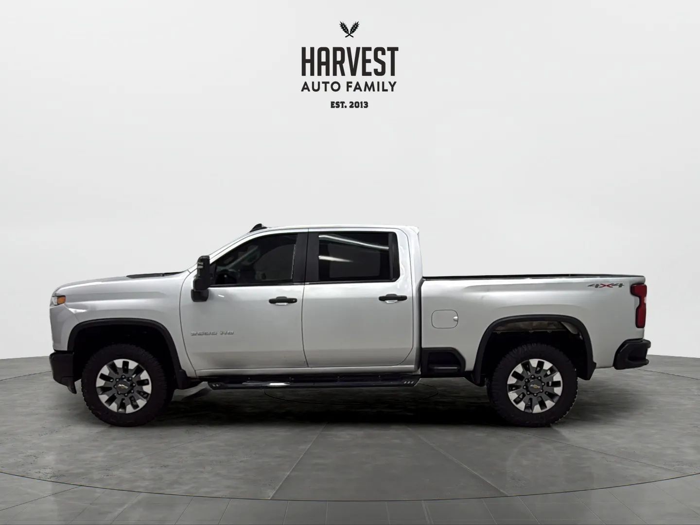 Used 2021 Chevrolet Silverado 2500 Custom w/ Custom Value Package AWD/4WD image 2