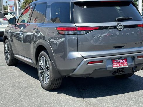 New 2026 Nissan Pathfinder Platinum AWD/4WD image 5