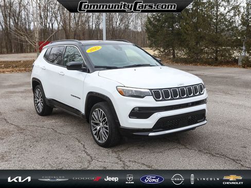Used 2023 Jeep Compass Limited w/ Elite Group image 9