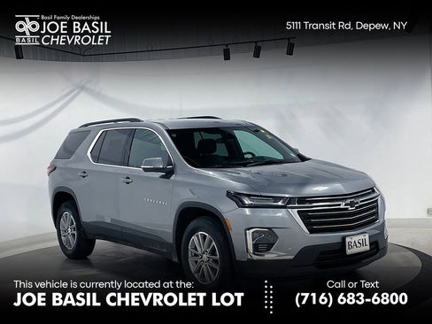Used 2023 Chevrolet Traverse LT AWD/4WD image 1