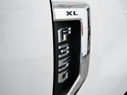 Used 2022 Ford F350 XL w/ Power Equipment Group AWD/4WD image 9