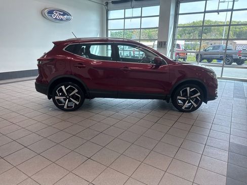 Used 2022 Nissan Rogue Sport SL AWD/4WD image 17