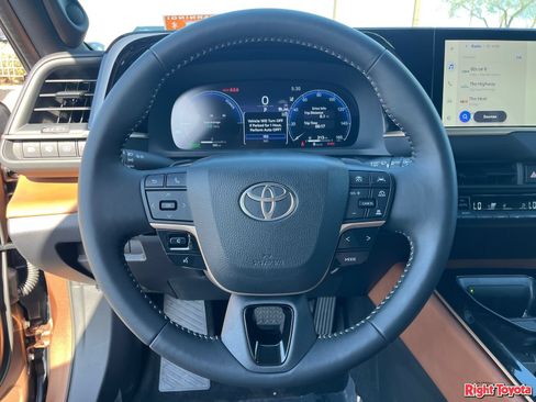 Certified 2026 Toyota Crown Signia AWD/4WD image 22