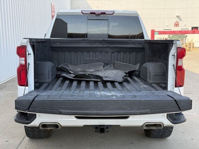 Used 2023 Chevrolet Silverado 1500 High Country w/ High Country Premium Package AWD/4WD image 35