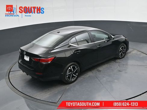 Used 2025 Nissan Sentra SV image 45