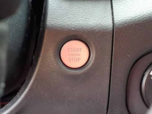 Used 2022 Nissan Frontier SV AWD/4WD image 17