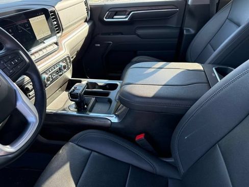Used 2023 GMC Sierra 1500 SLT w/ SLT Convenience Package AWD/4WD image 26