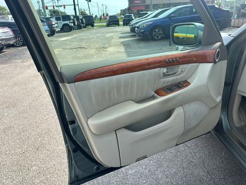Used 2001 Lexus LS 430 RWD image 13