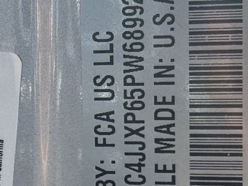 Used 2023 Jeep Wrangler Unlimited Sahara image 34