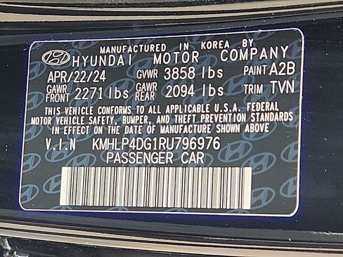 Used 2024 Hyundai Elantra Limited FWD image 27