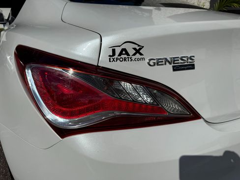 Used 2013 Hyundai Genesis 3.8 image 7