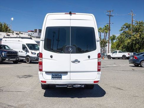 Used 2015 Mercedes-Benz Sprinter 2500 image 4
