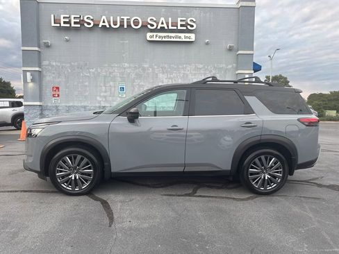 Used 2023 Nissan Pathfinder SL w/ SL Premium Package AWD/4WD image 4