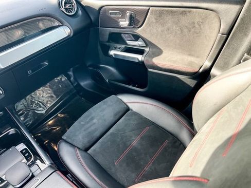 Used 2021 Mercedes-Benz GLB 35 AMG 4MATIC image 12