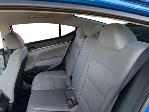 Used 2017 Hyundai Elantra SE FWD image 11