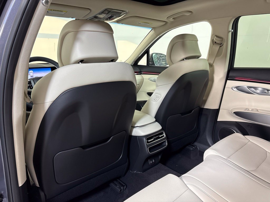 New 2027 Genesis GV70 2.5T Select AWD/4WD image 19