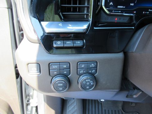 Used 2024 Chevrolet Silverado 2500 LTZ w/ LTZ Plus Package image 19