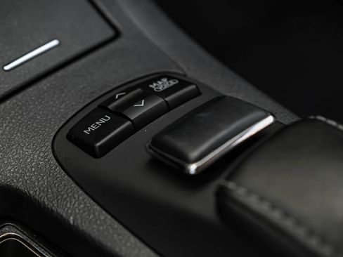 Used 2014 Lexus ES 300h w/ Luxury Package w/Bamboo Trim FWD image 22