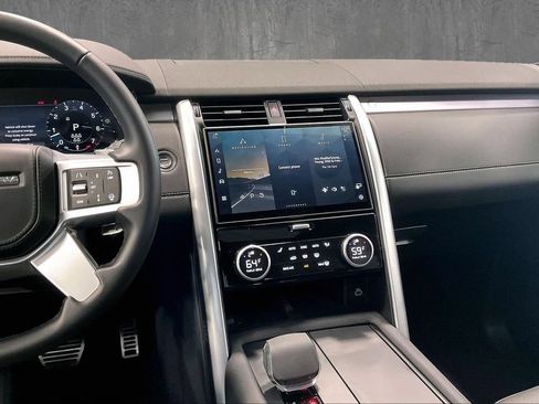 Certified 2025 Land Rover Discovery Dynamic SE AWD/4WD image 10