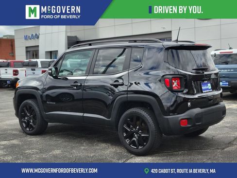 Used 2023 Jeep Renegade Altitude w/ Convenience Group I AWD/4WD image 4