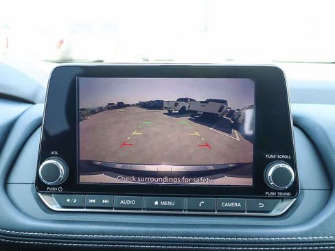 Used 2022 Nissan Rogue SV FWD image 25