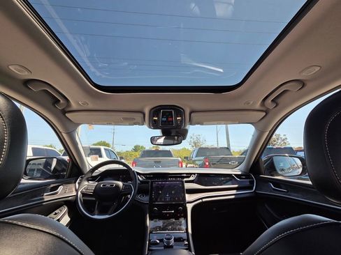 Used 2022 Jeep Grand Cherokee L Limited image 22