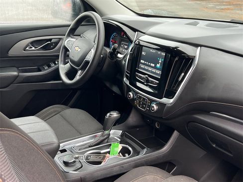 Used 2019 Chevrolet Traverse LS image 9