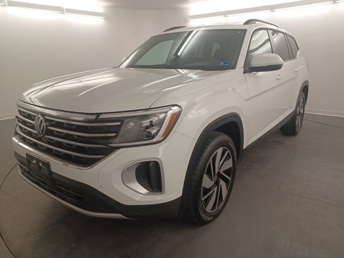 Used 2025 Volkswagen Atlas SE FWD image 3