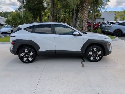 Certified 2024 Hyundai Kona SEL AWD/4WD image 4