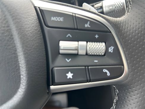 New 2025 Genesis G70 2.5T image 18