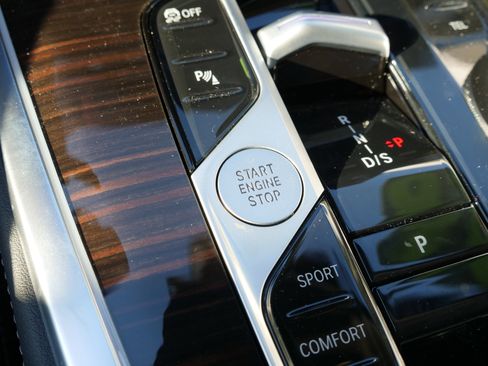 New 2026 BMW X7 xDrive40i w/ Premium Package image 26