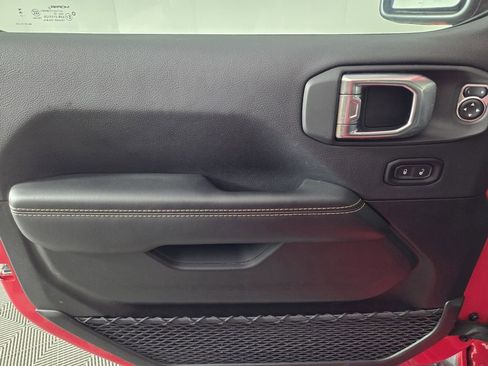 Certified 2025 Jeep Wrangler Sahara image 23