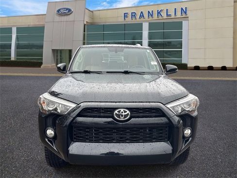 Used 2016 Toyota 4Runner SR5 Premium image 2
